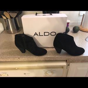 ALDO ankle zipper shoe boots. Size 7 Worn once.